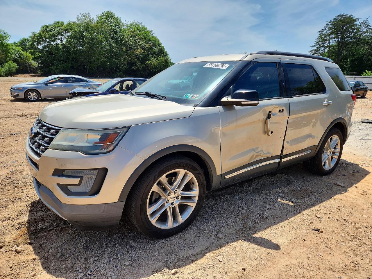 Salvage Ford Explorer Image