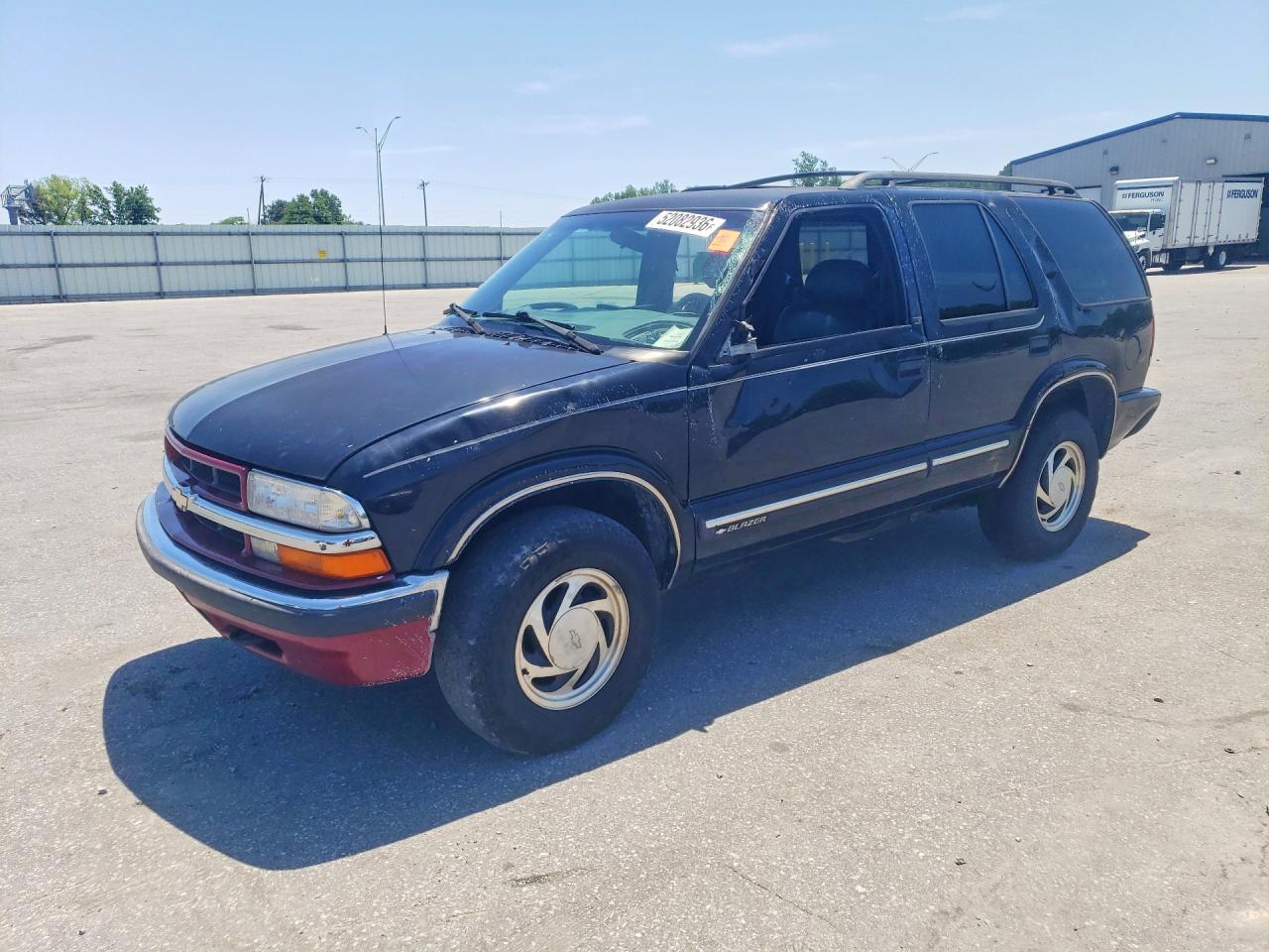 Salvage Chevrolet Blazer Image