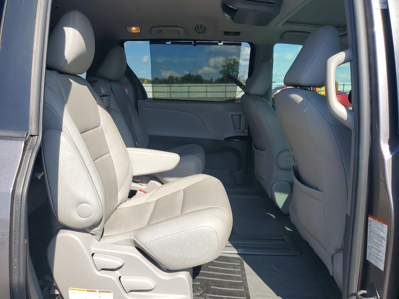 Toyota Sienna Xle 8-passenger