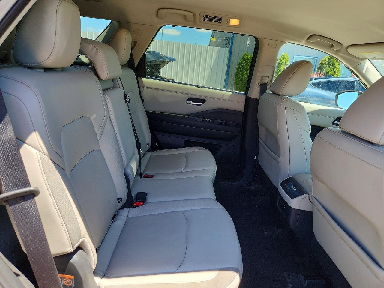 Nissan Pathfinder Sl