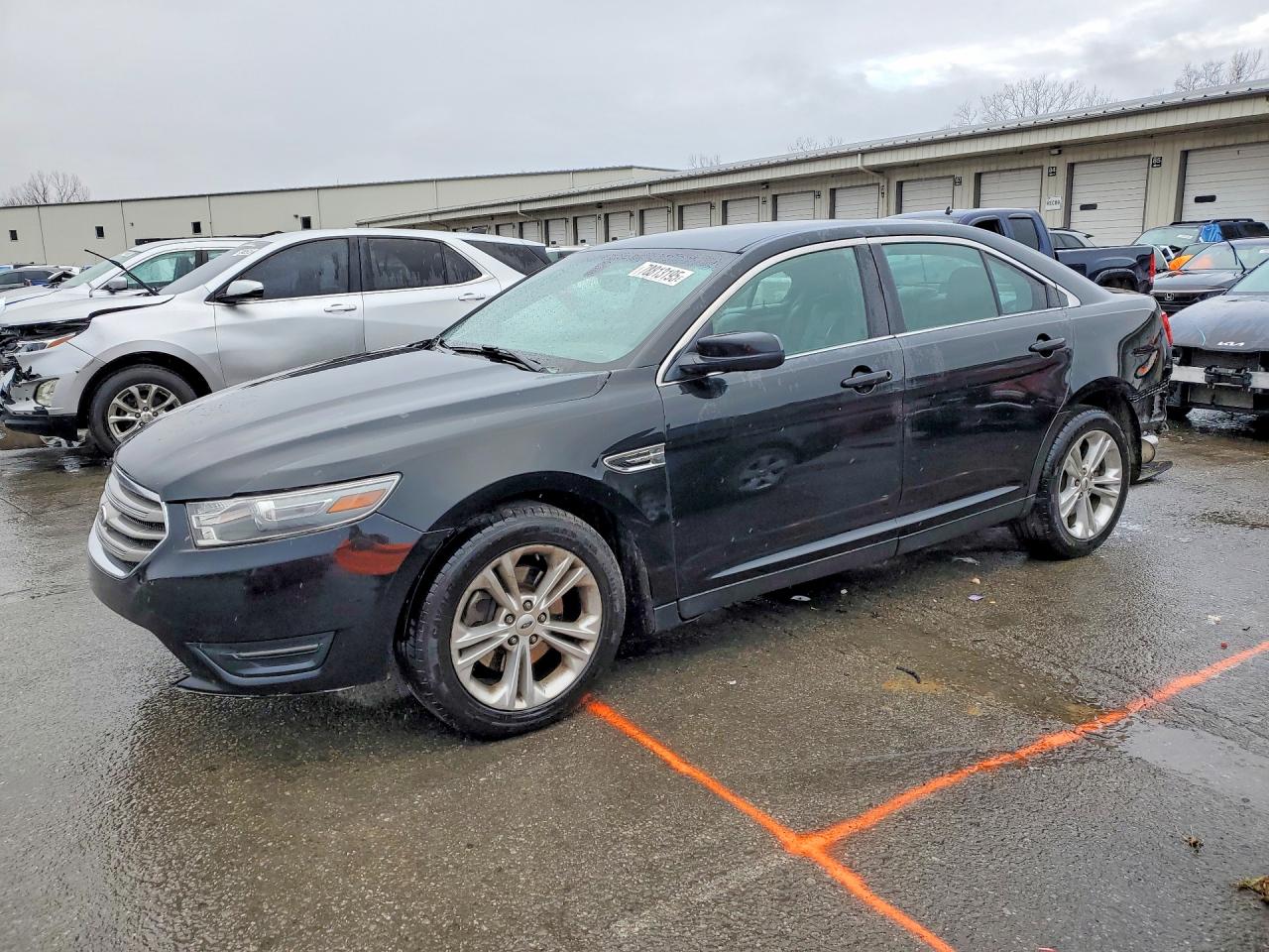 Salvage Ford Taurus Image
