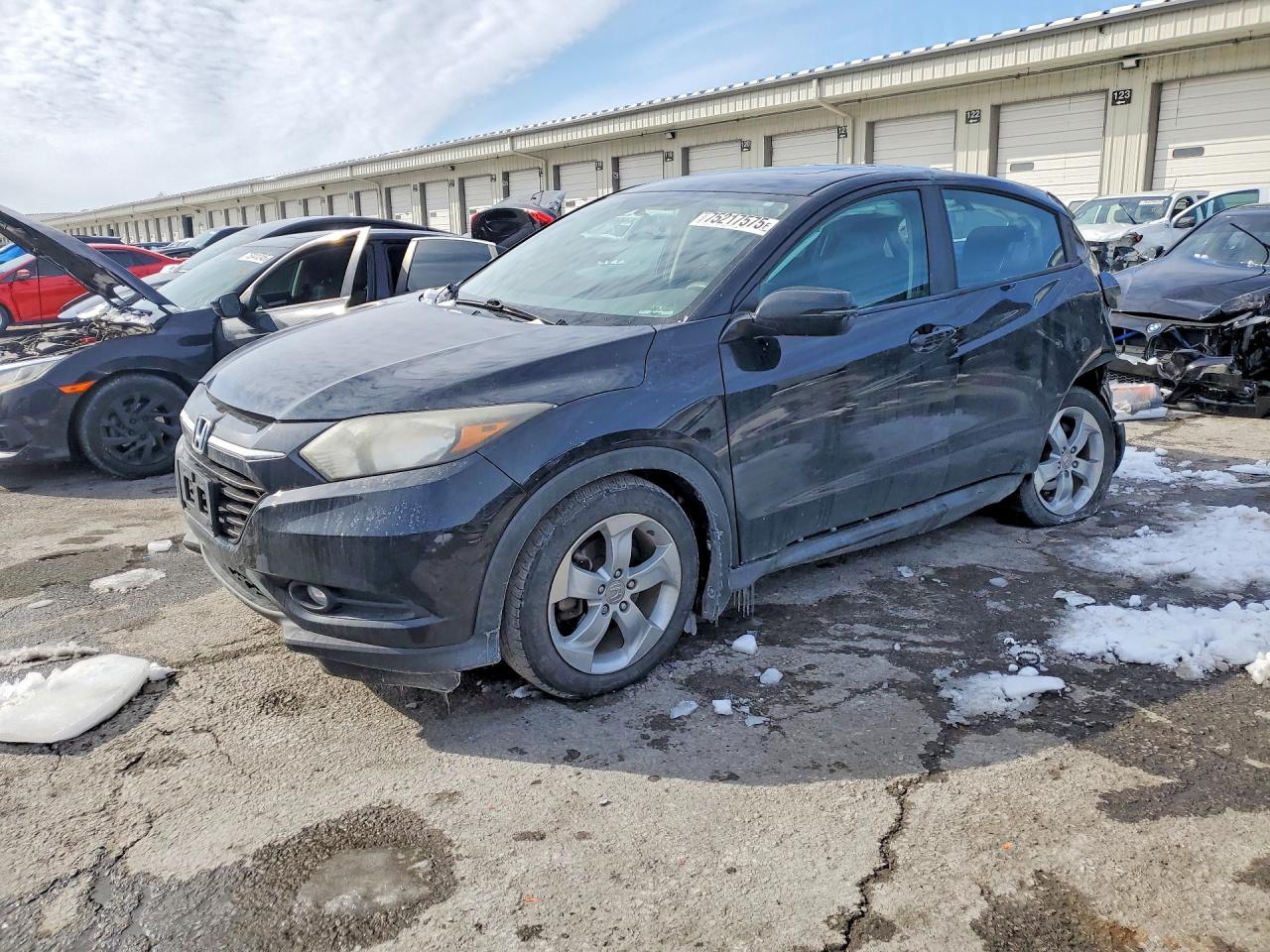 Salvage Honda HR-V Image