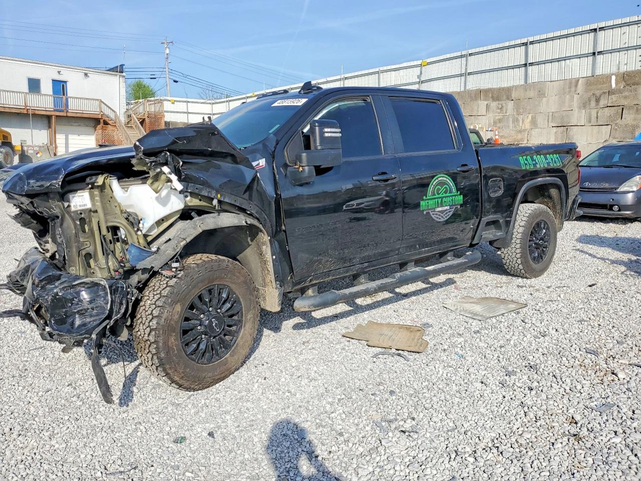 Salvage Chevrolet Silverado Image