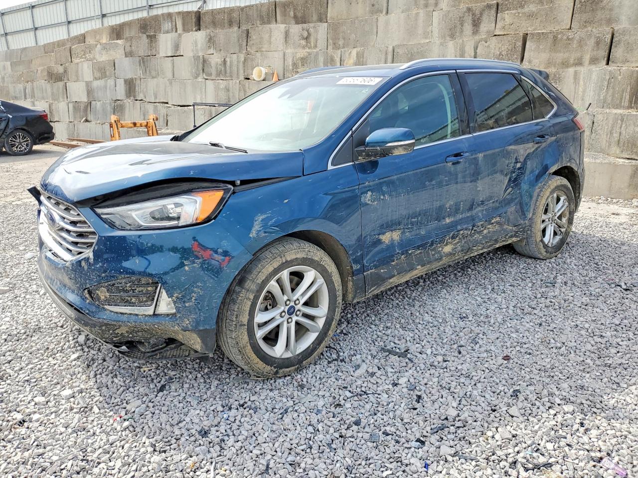 Salvage Ford Edge Image