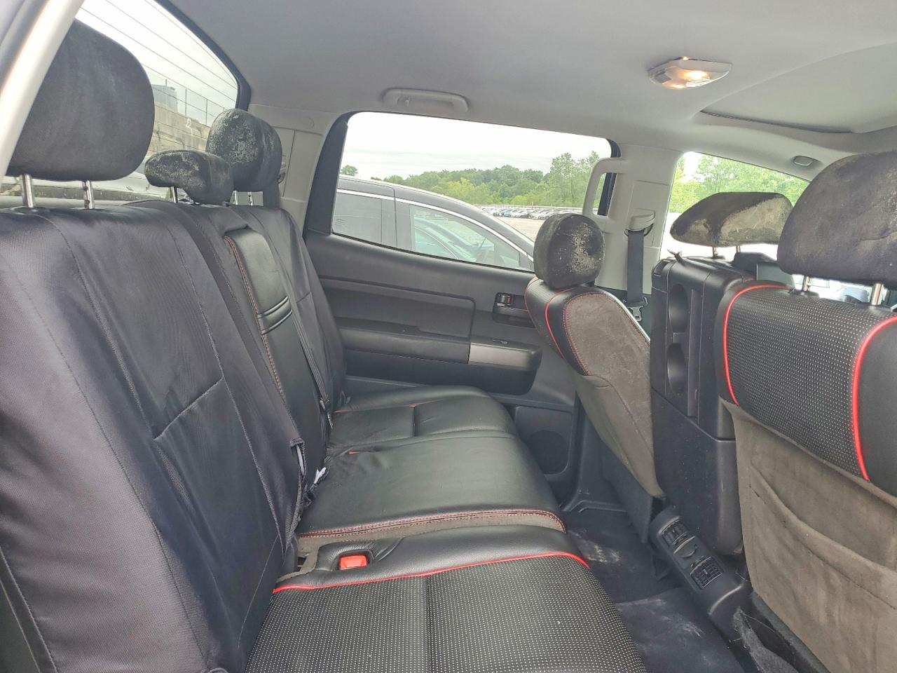 Toyota Tundra Crewmax Sr5