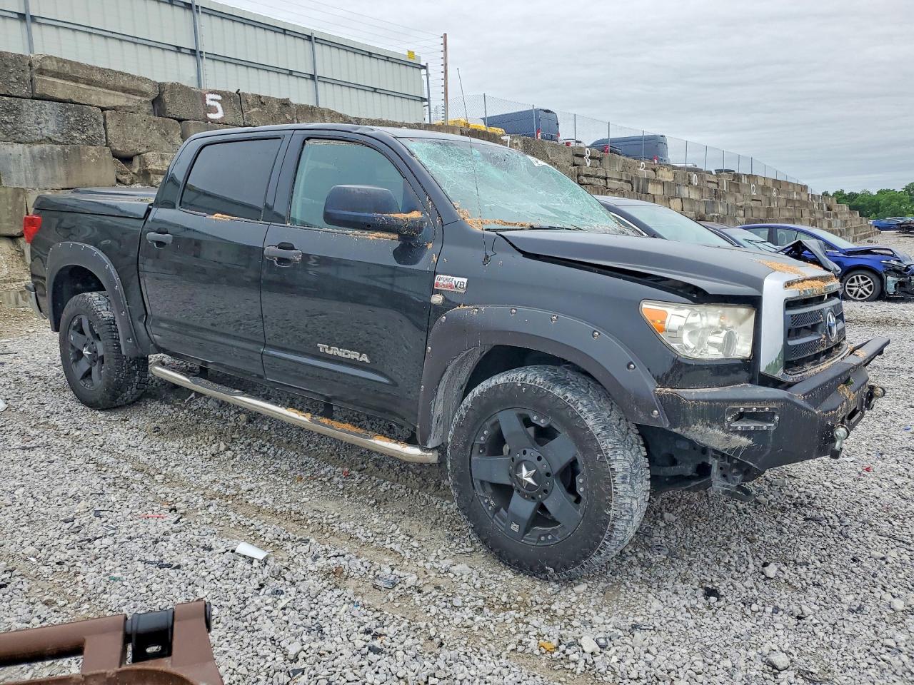 Toyota Tundra Crewmax Sr5