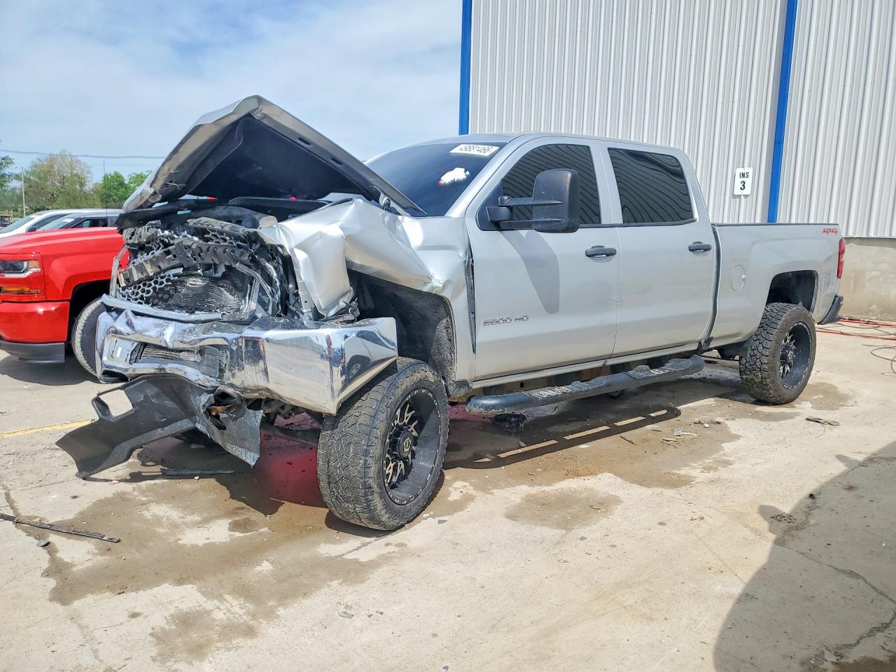 Salvage Chevrolet Silverado Image