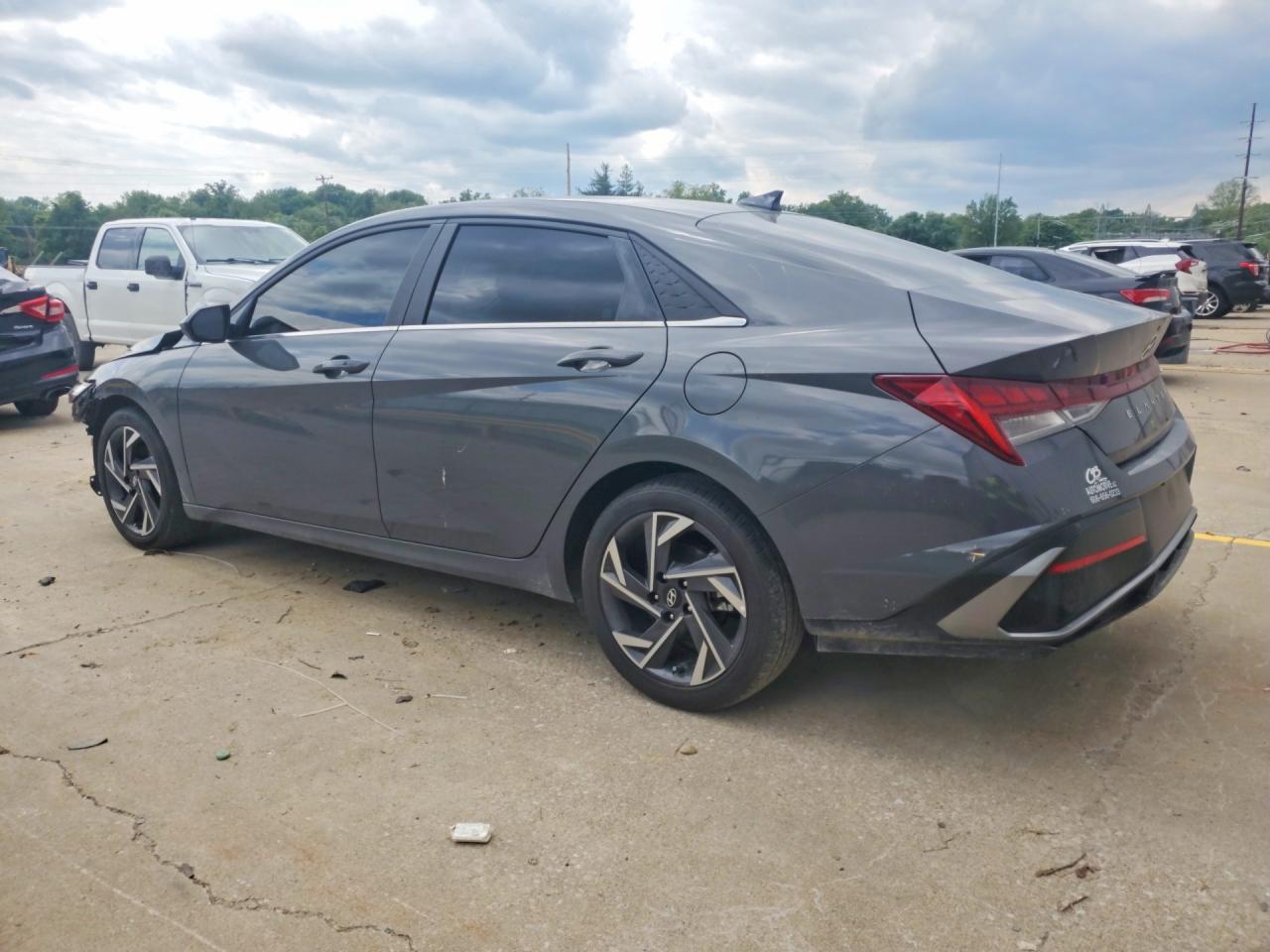 Hyundai ELANTRA Sel