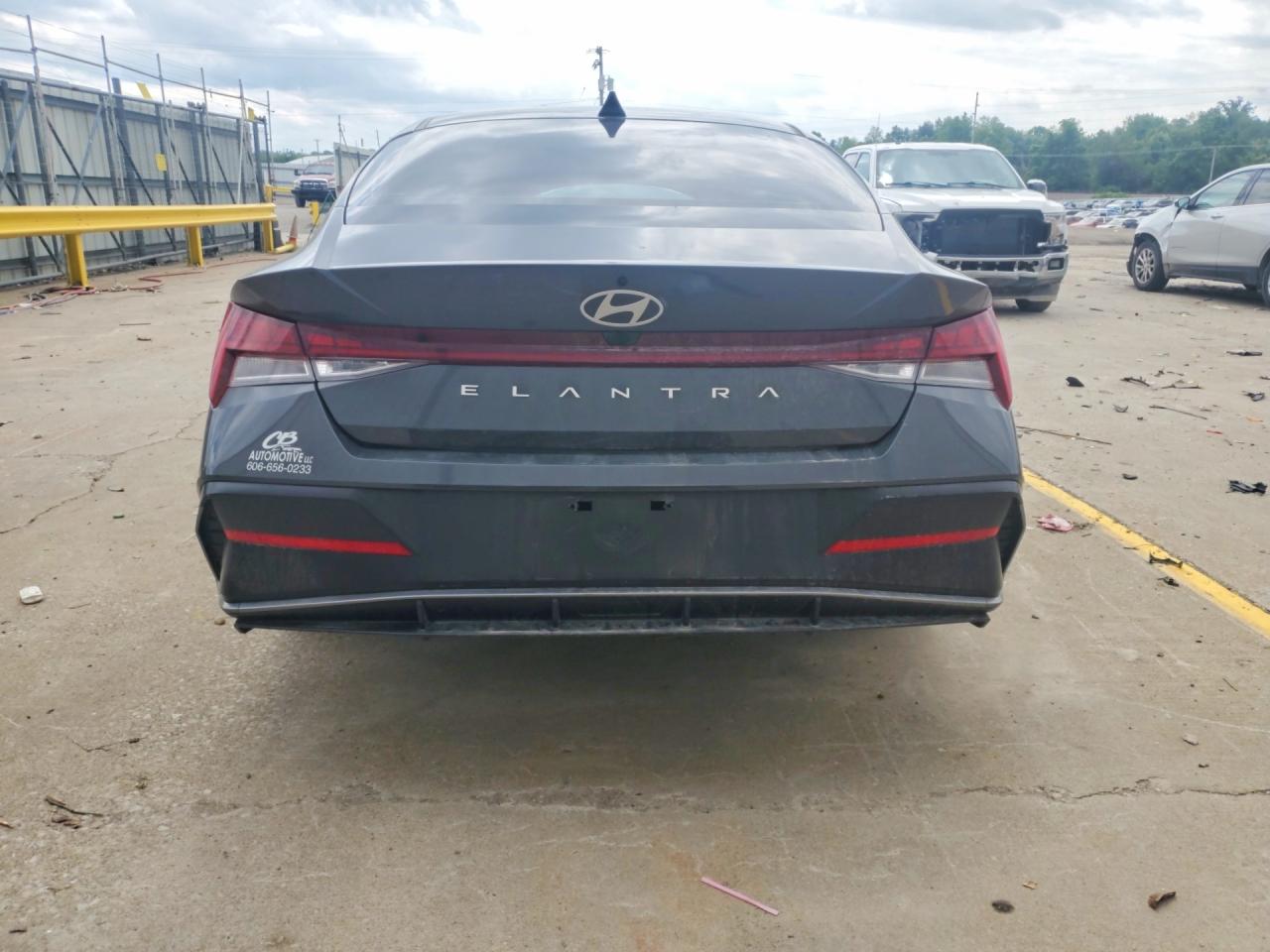 Hyundai ELANTRA Sel