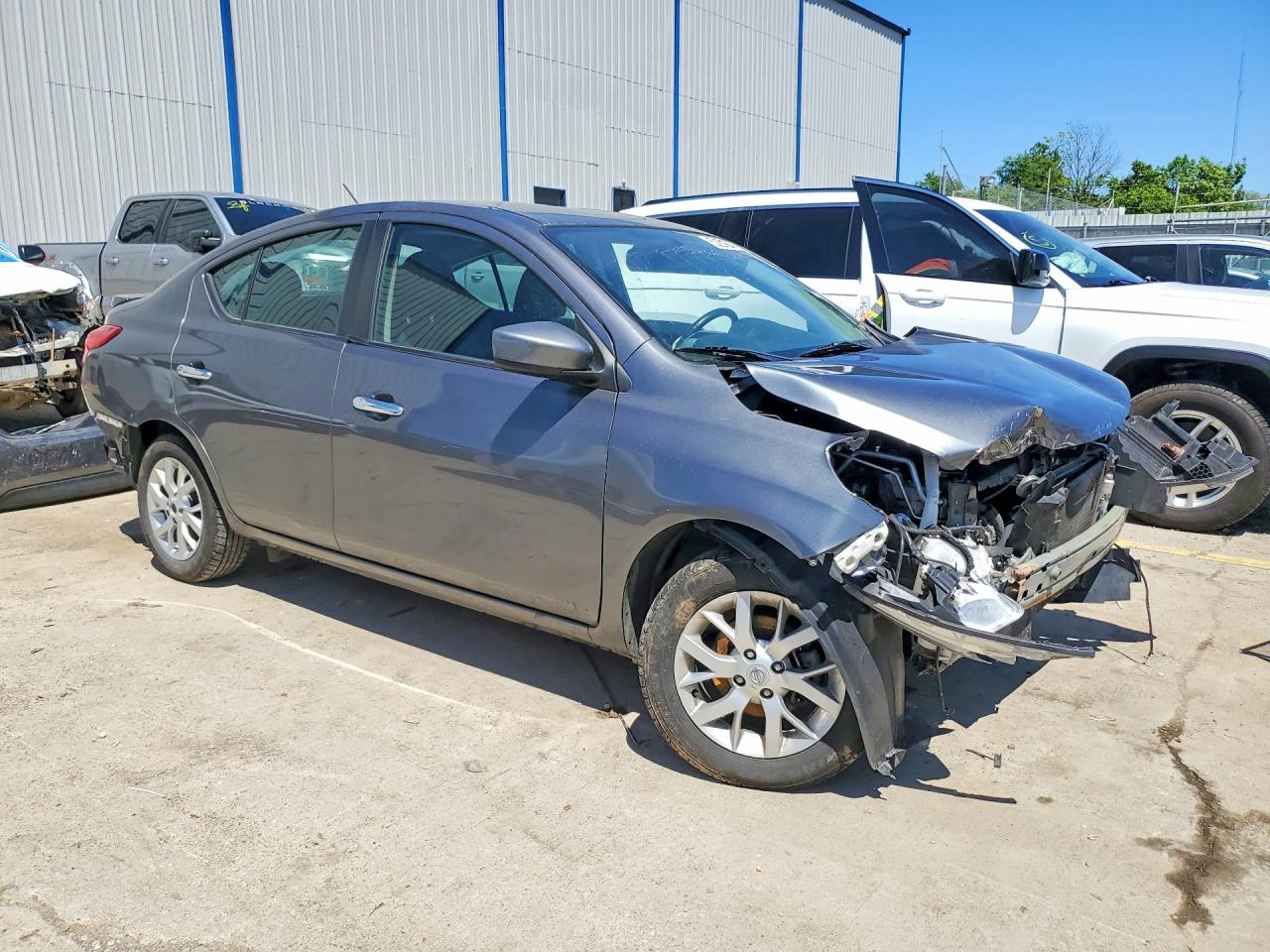 Nissan Versa Sv