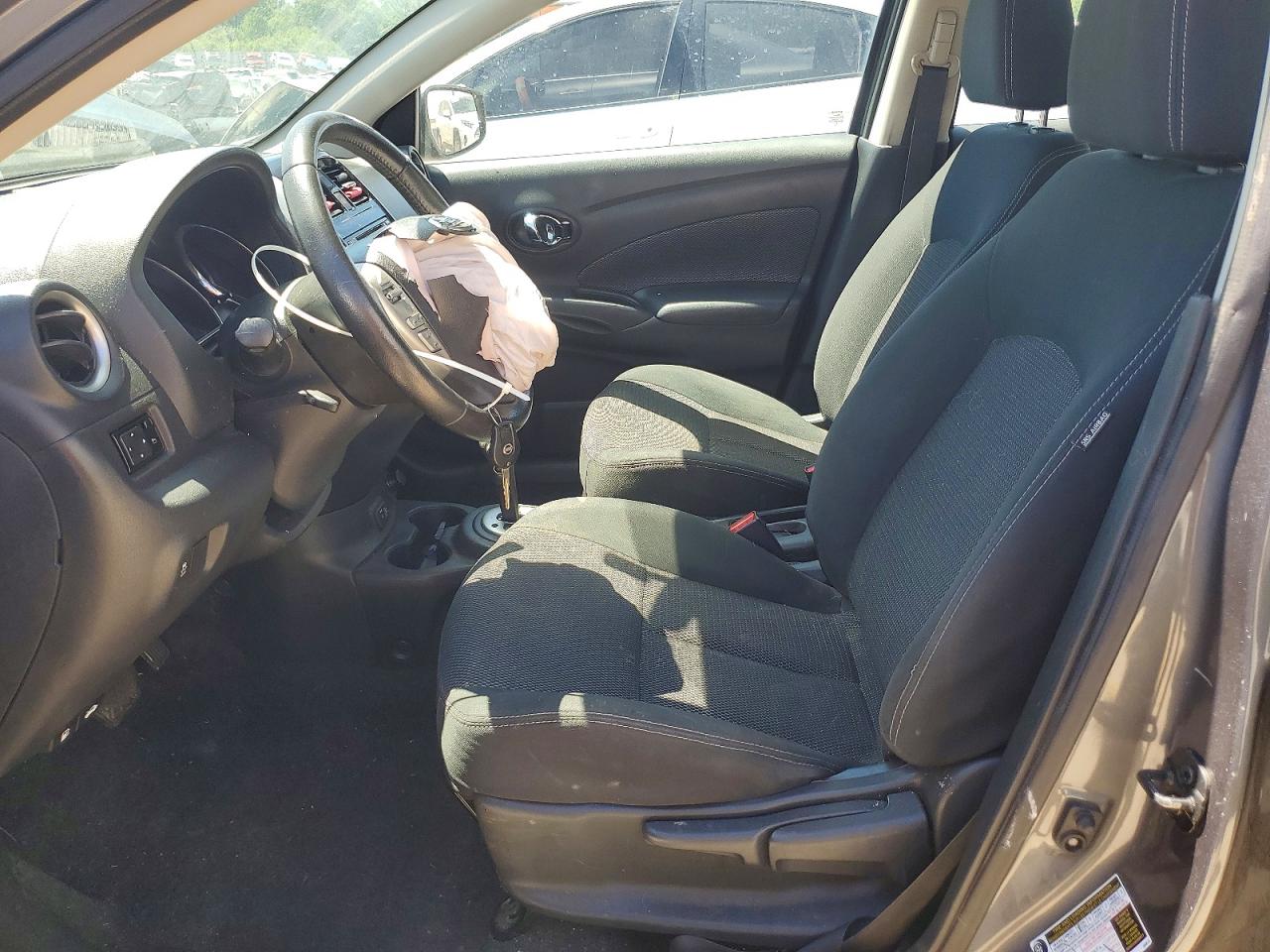 Nissan Versa Sv