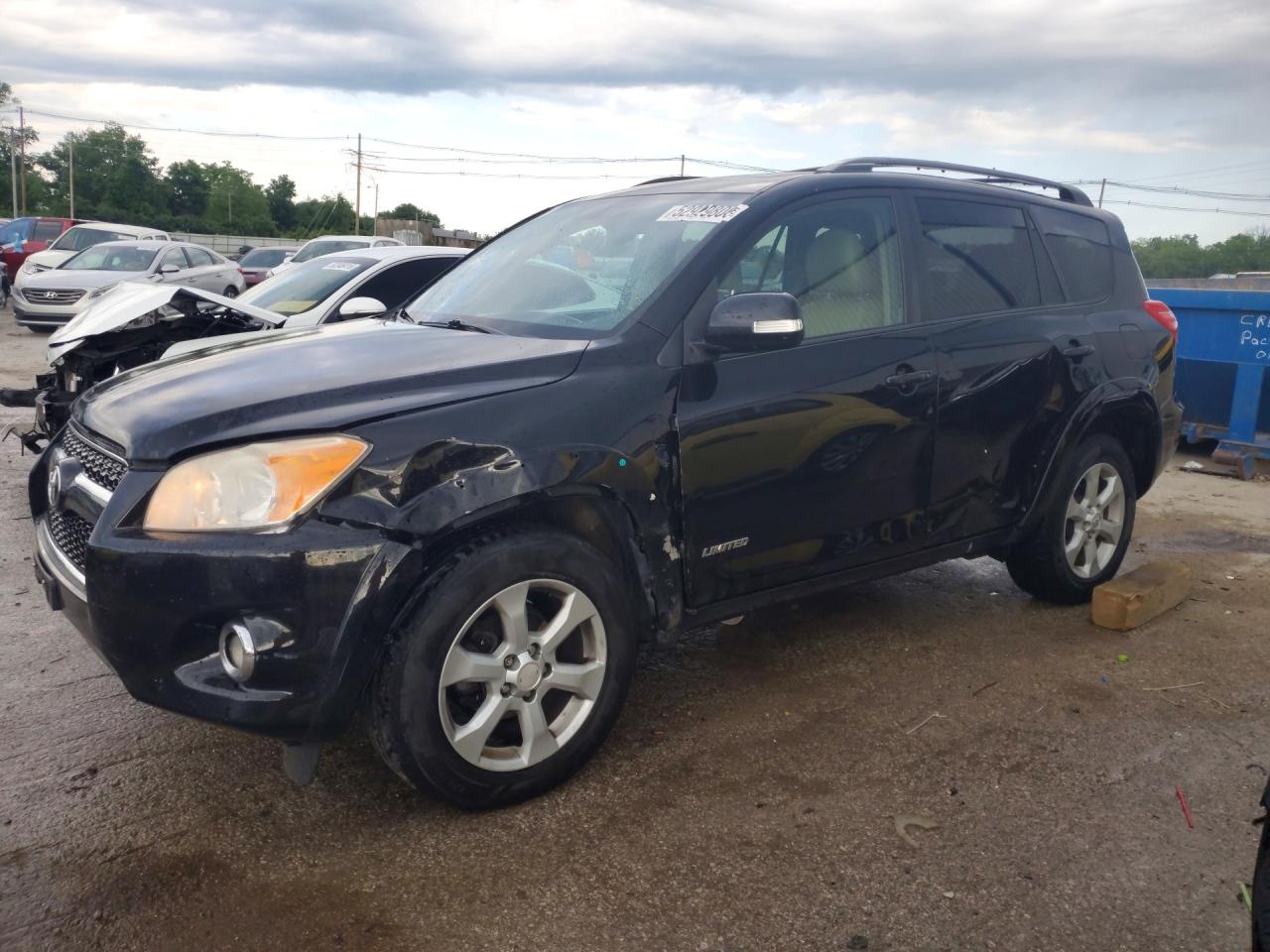 Salvage Toyota RAV4 Image