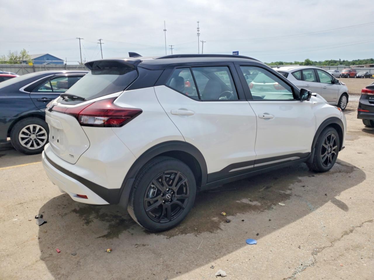 Nissan Kicks Sr