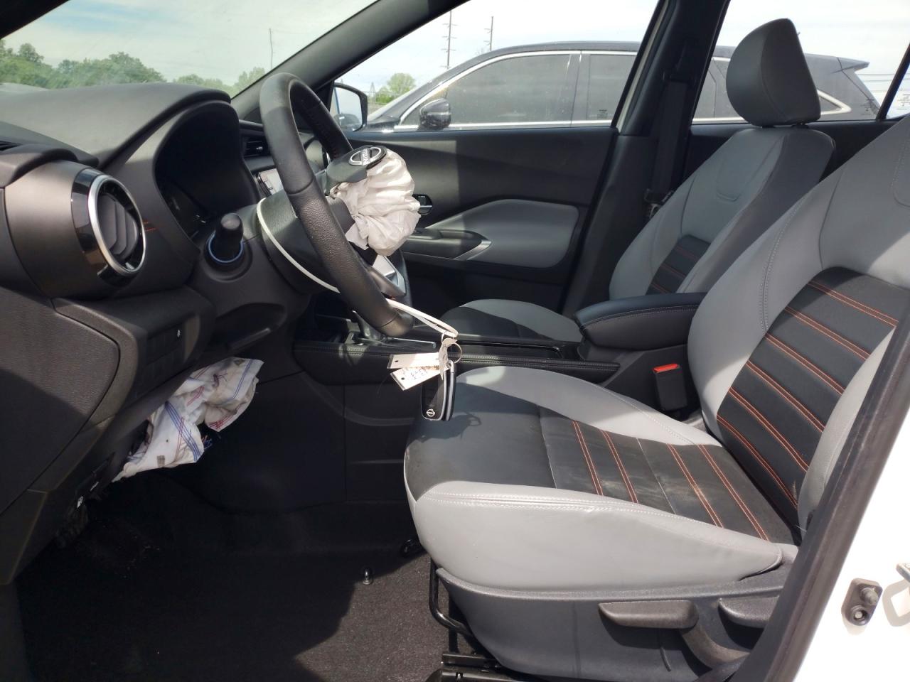Nissan Kicks Sr