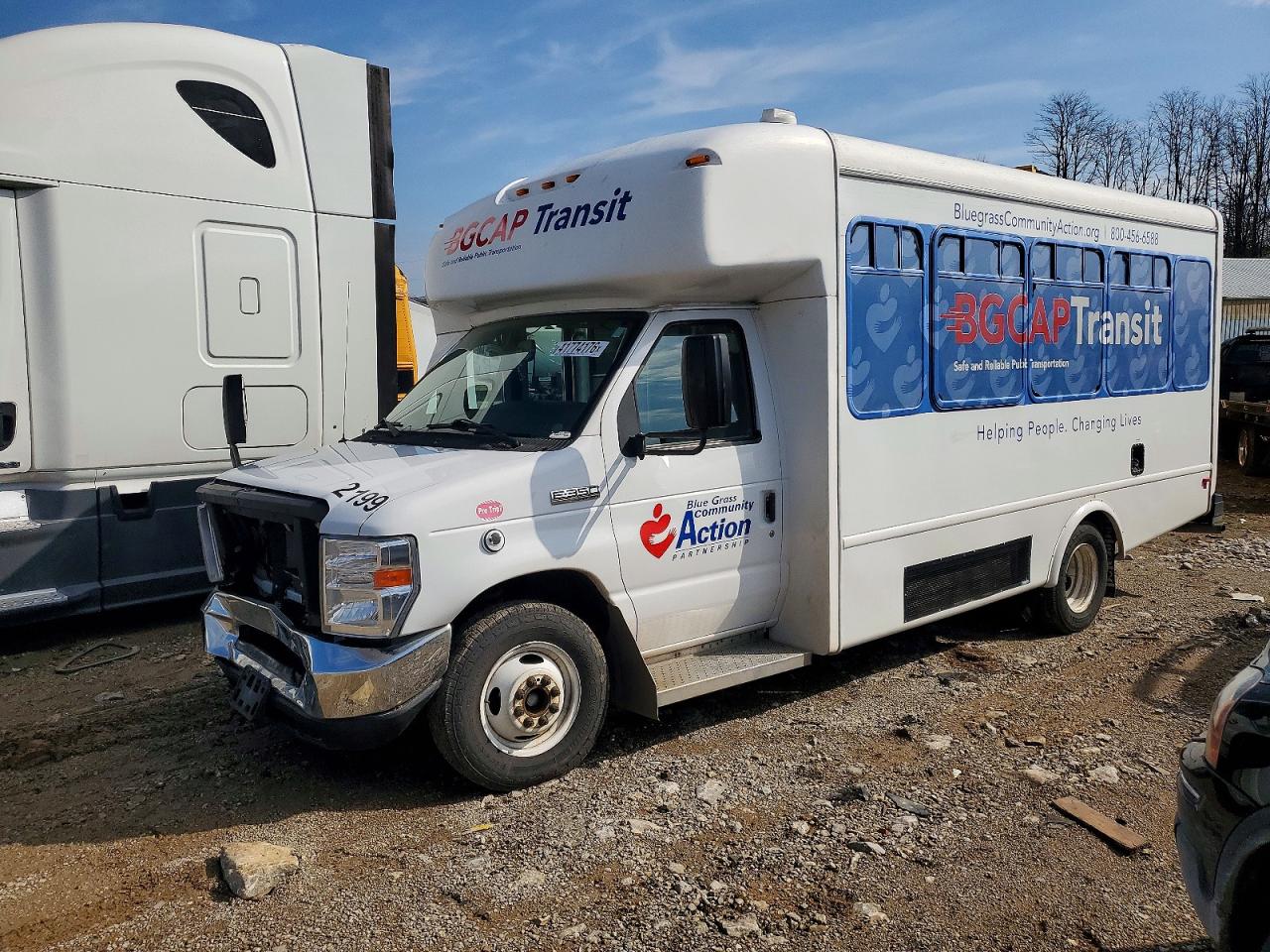 Ford Econoline E350 Super Duty Cutaway Van