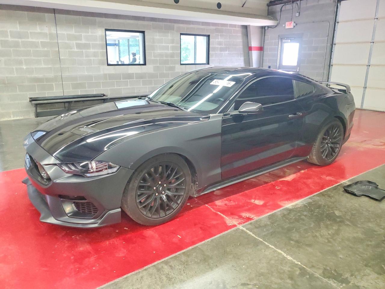 Salvage Ford Mustang Image