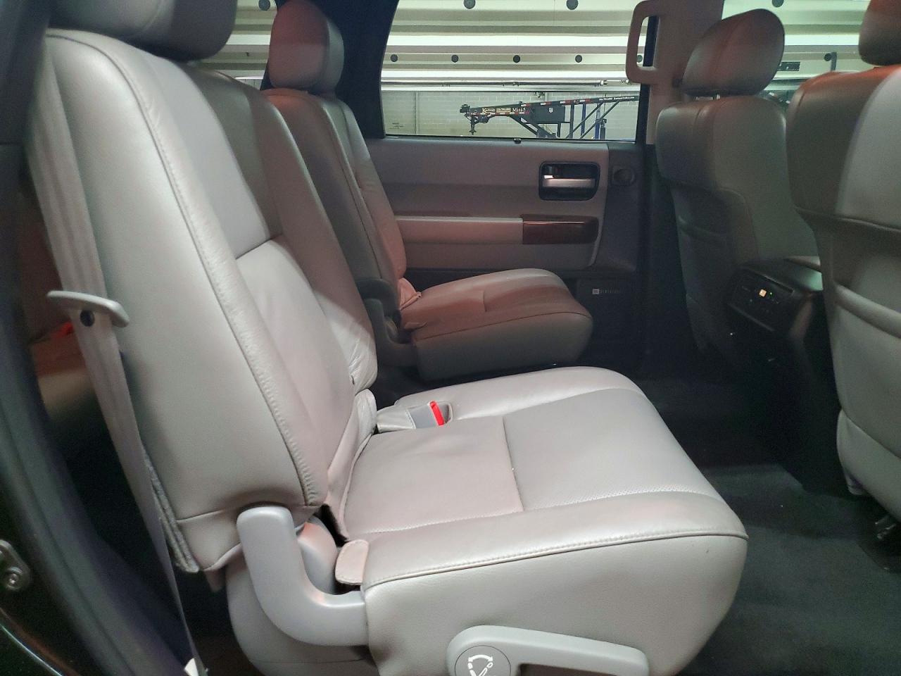 Toyota Sequoia Platinum