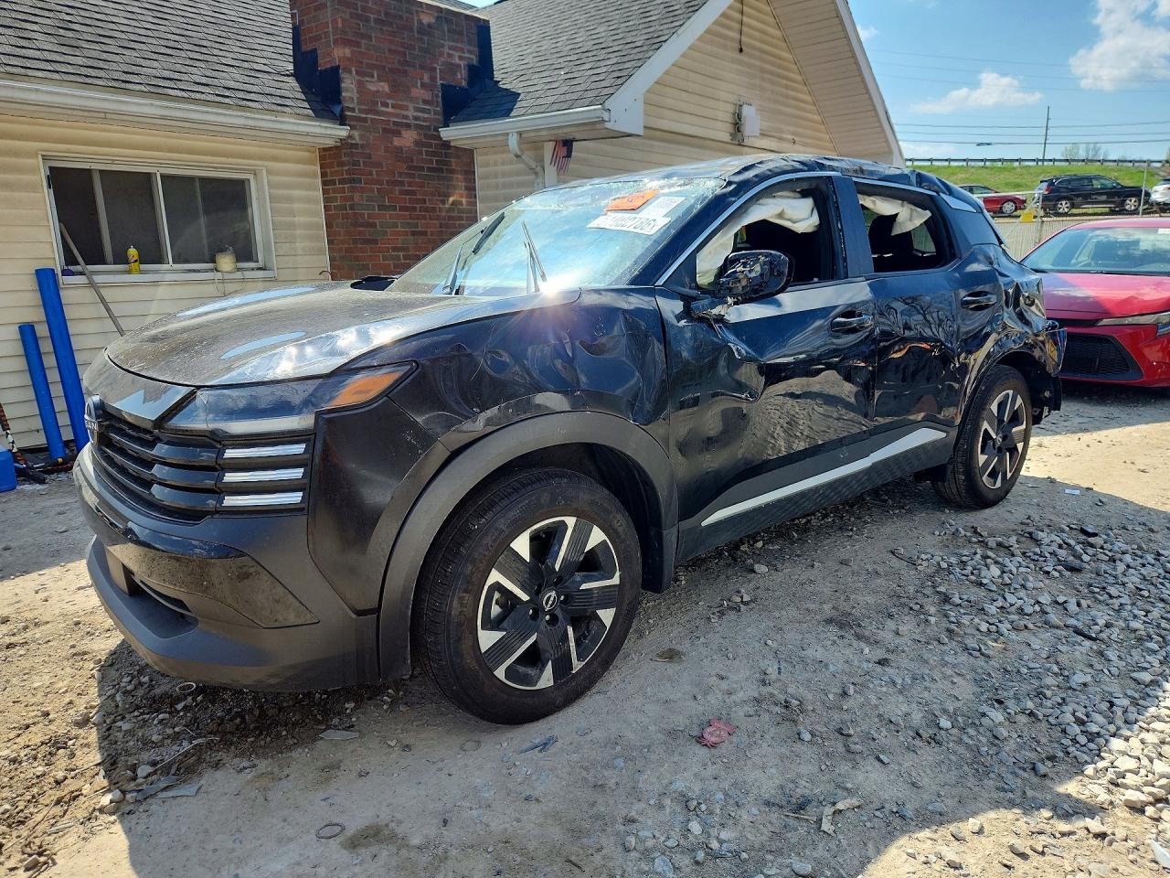 Salvage Nissan Kicks Image