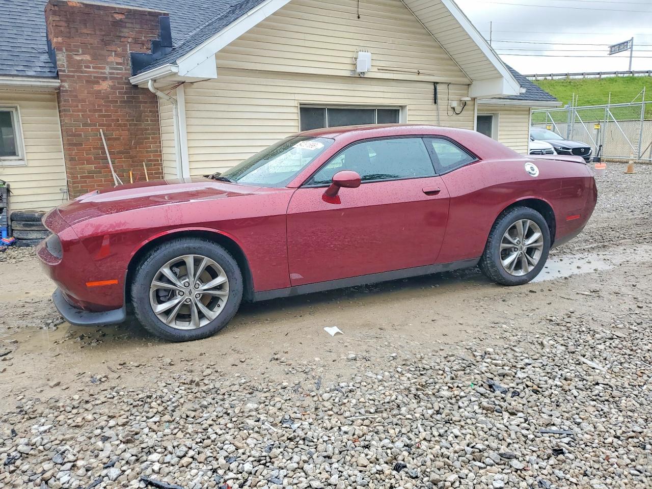 Salvage Dodge Challenger Image