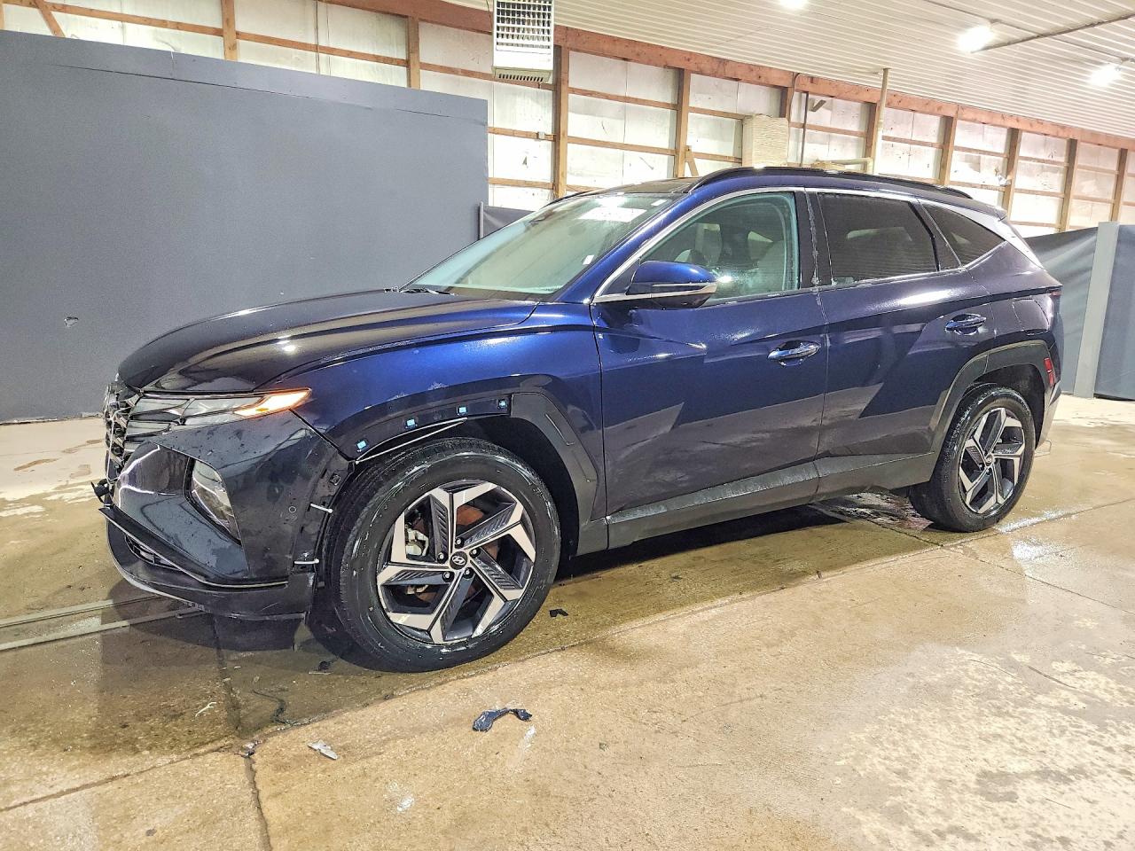 Salvage Hyundai TUCSON Image