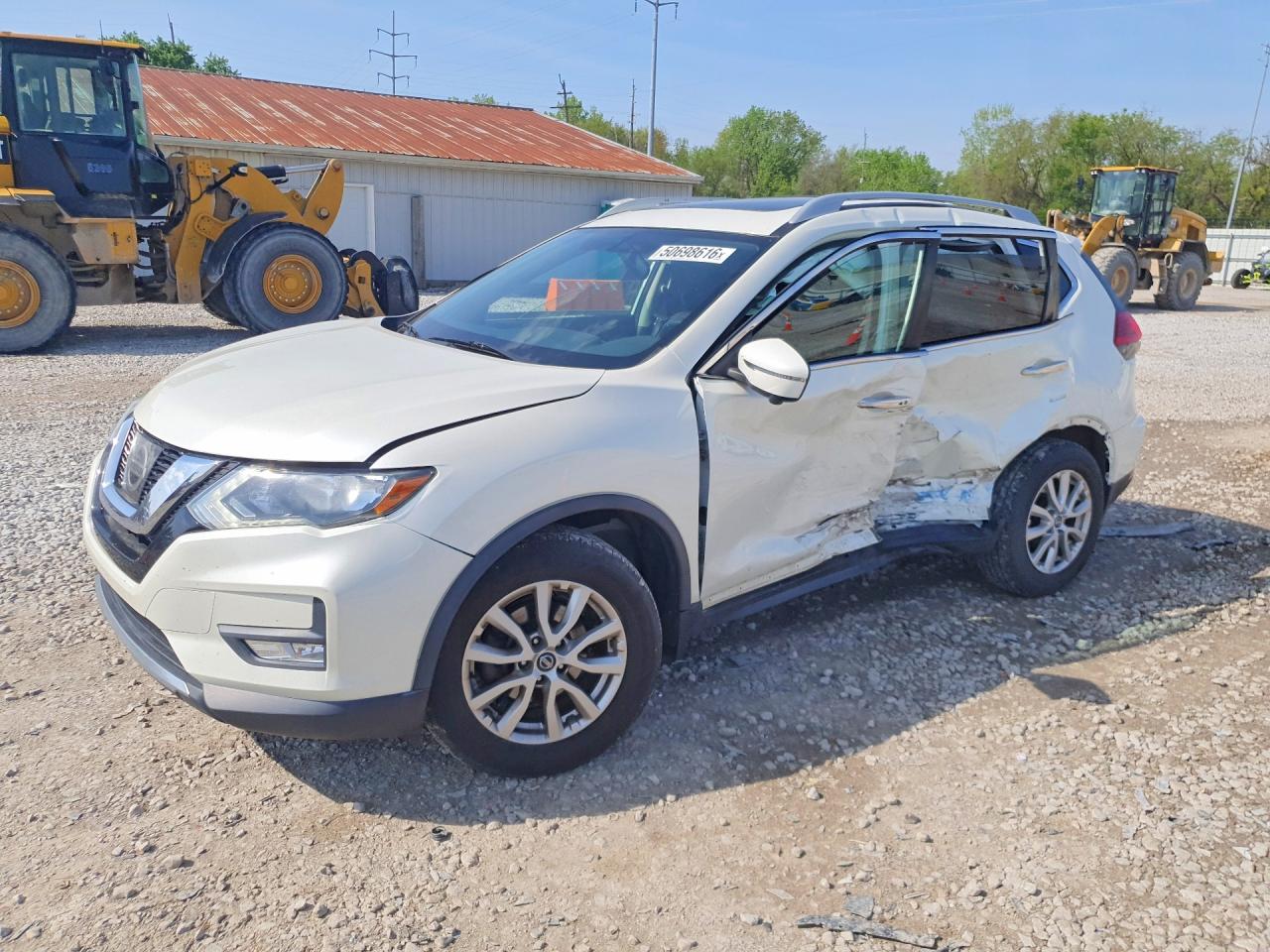 Salvage Nissan Rogue Image