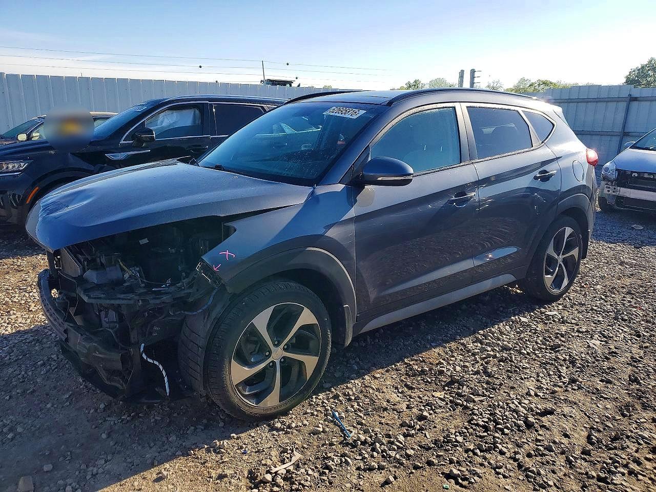 Salvage Hyundai TUCSON Image