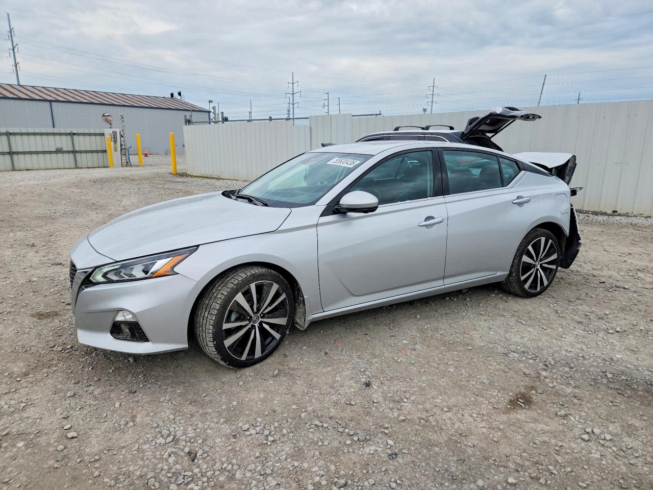 Salvage Nissan Altima Image