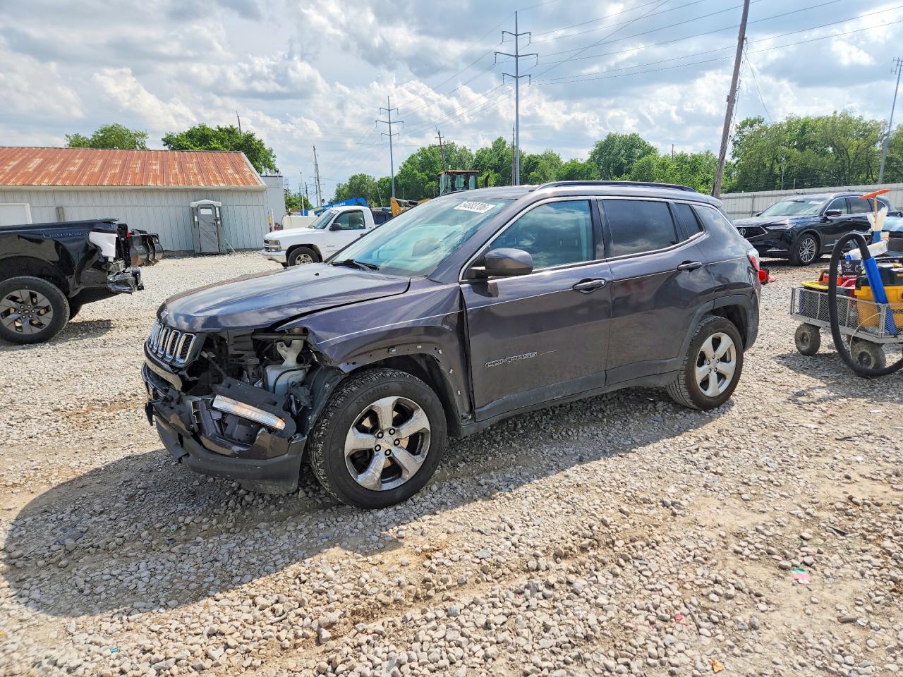 Salvage Jeep Compass Image