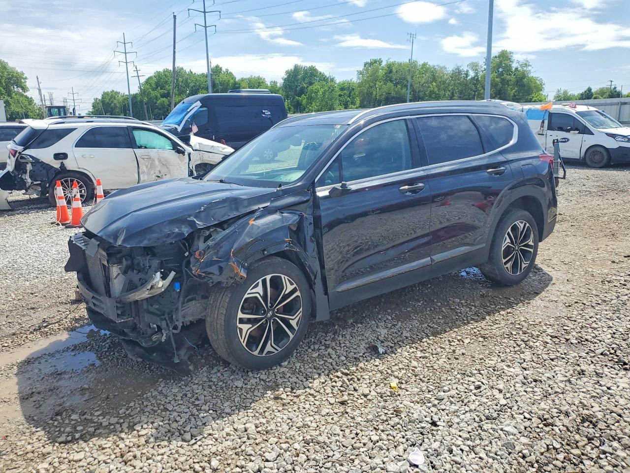 Salvage Hyundai SANTA FE Image