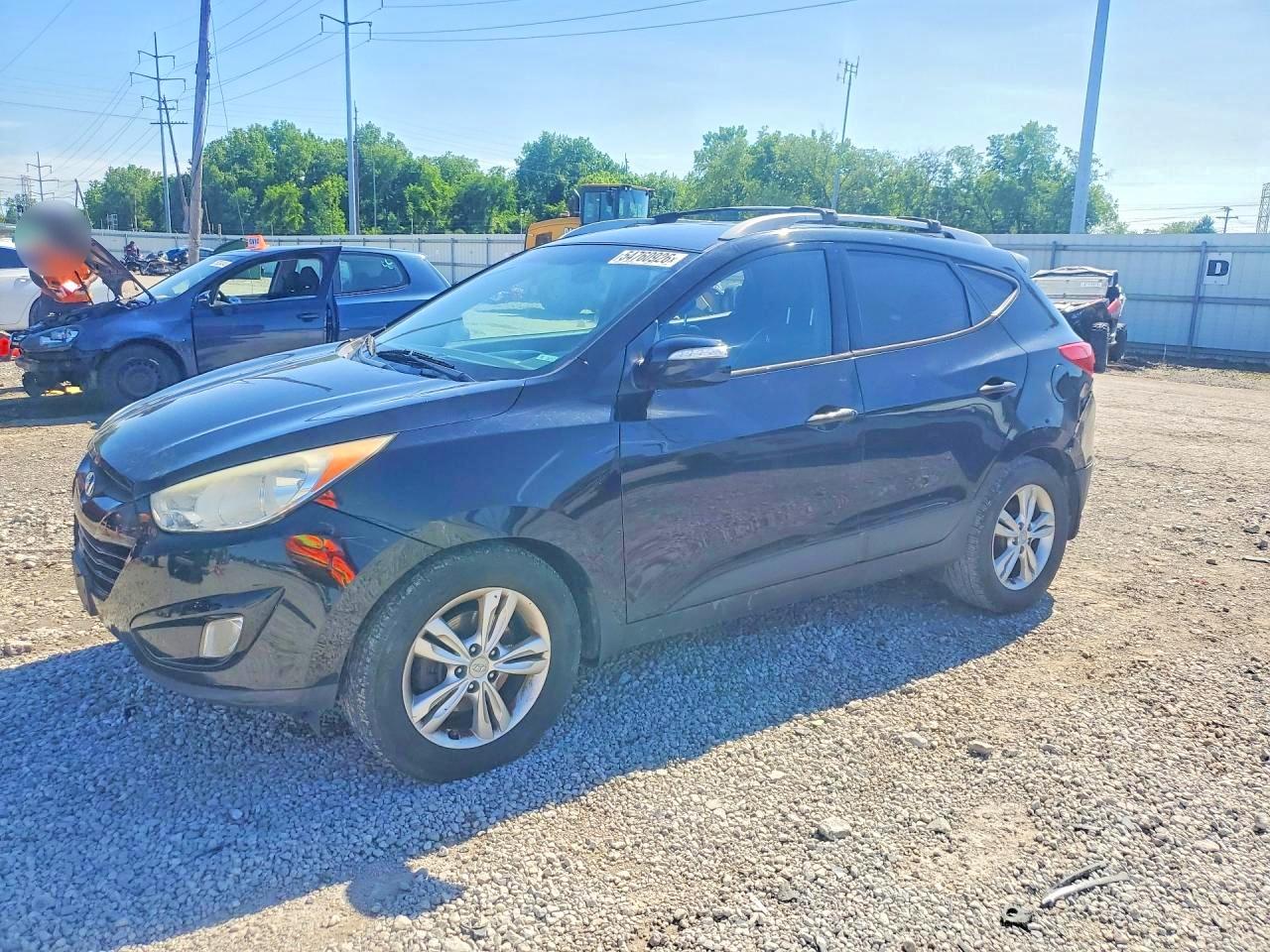 Salvage Hyundai TUCSON Image