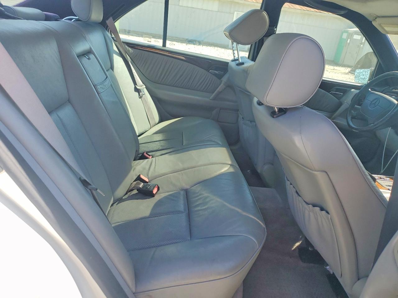 Mercedes-Benz E-Class 320