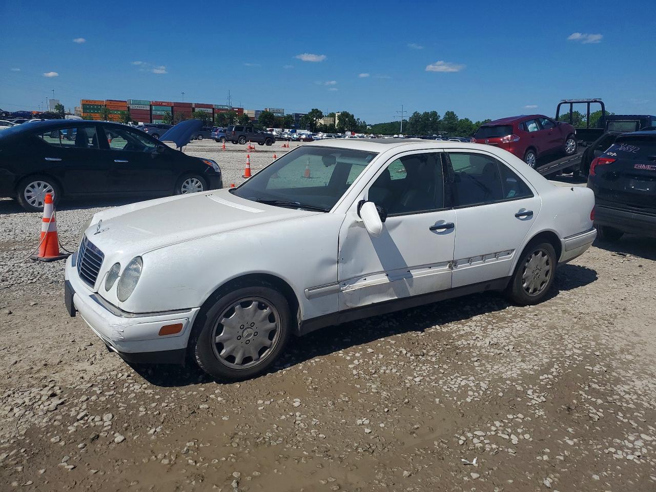 Salvage Mercedes-Benz E-Class Image