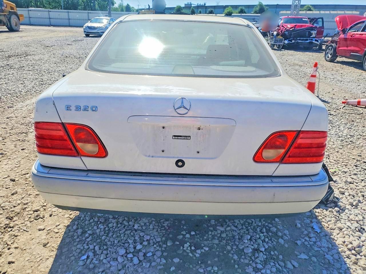 Mercedes-Benz E-Class 320
