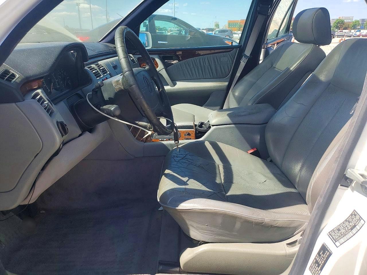 Mercedes-Benz E-Class 320