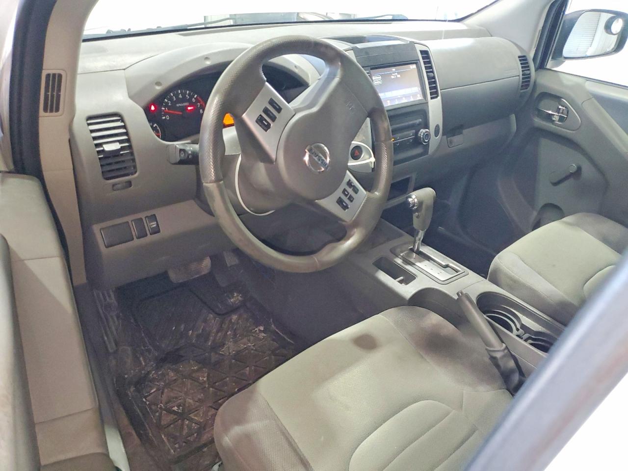 Nissan Frontier S
