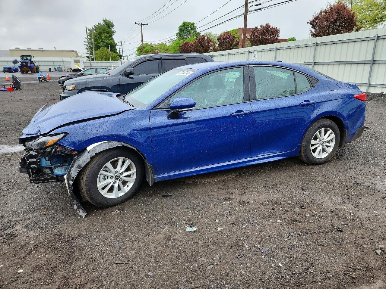 Salvage Toyota Camry Image