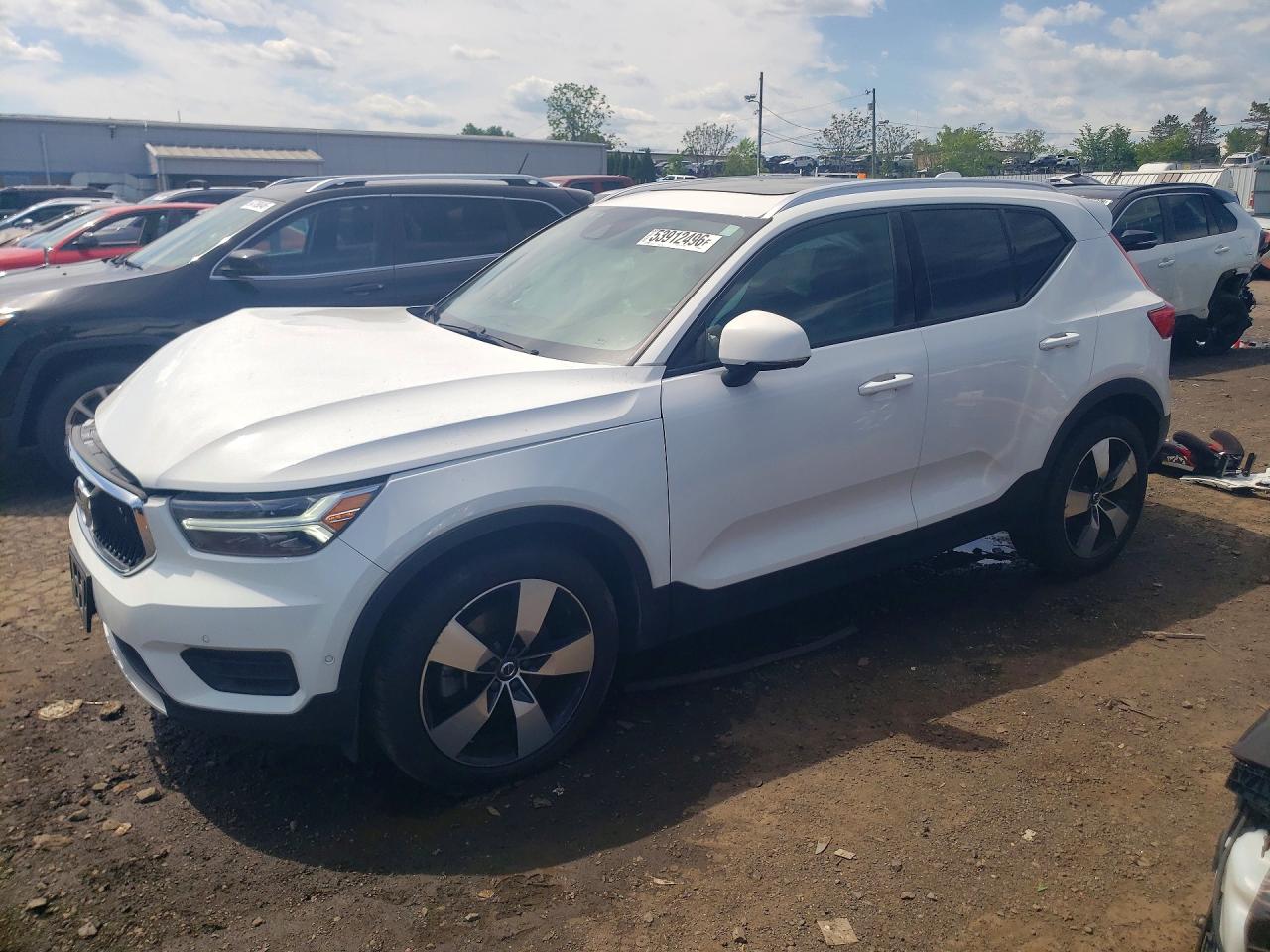 Salvage Volvo XC40 Image