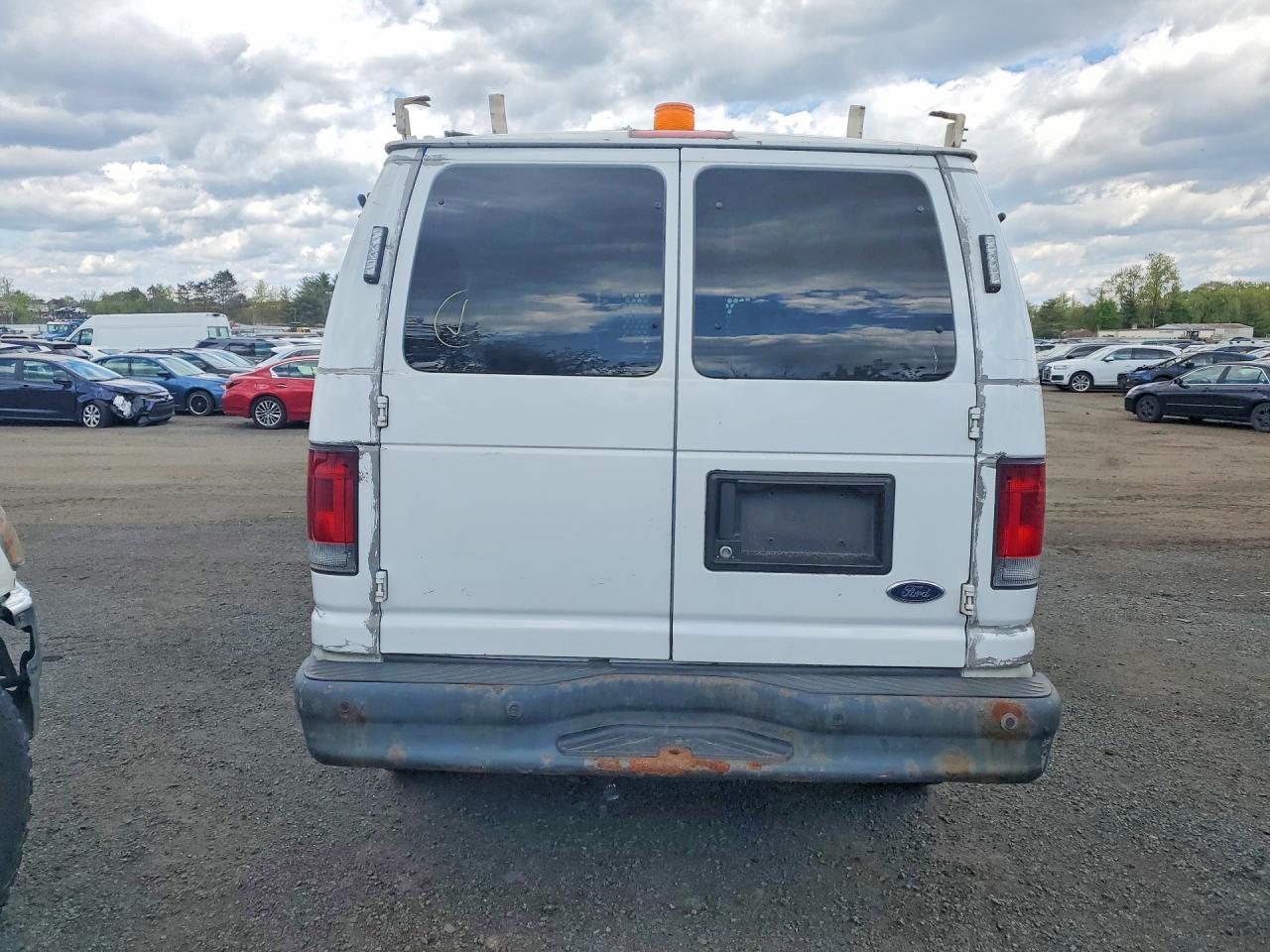 Ford Econoline E250 Van