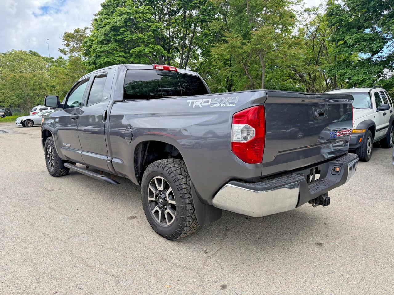 Toyota Tundra Sr5