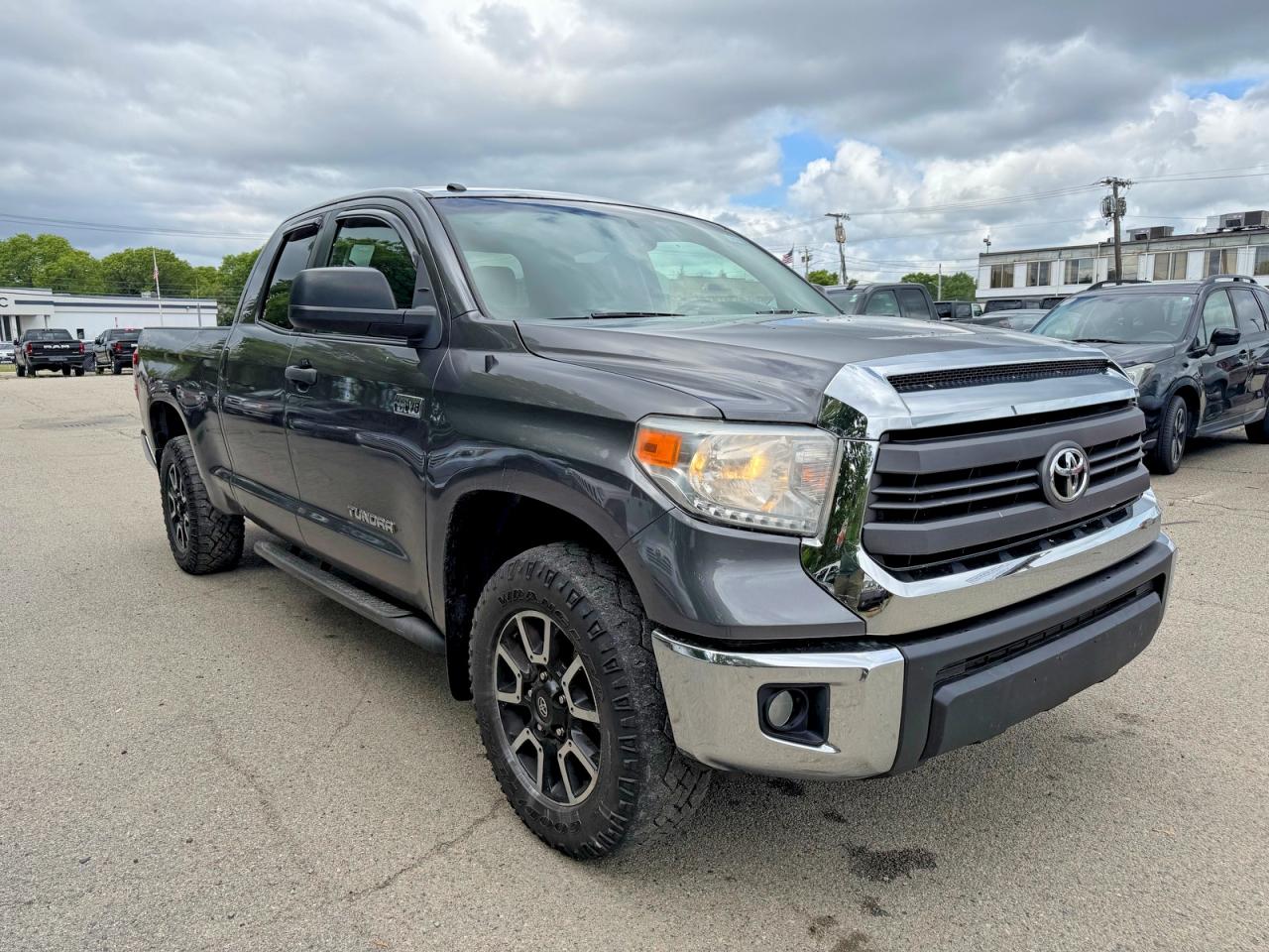 Salvage Toyota Tundra Image