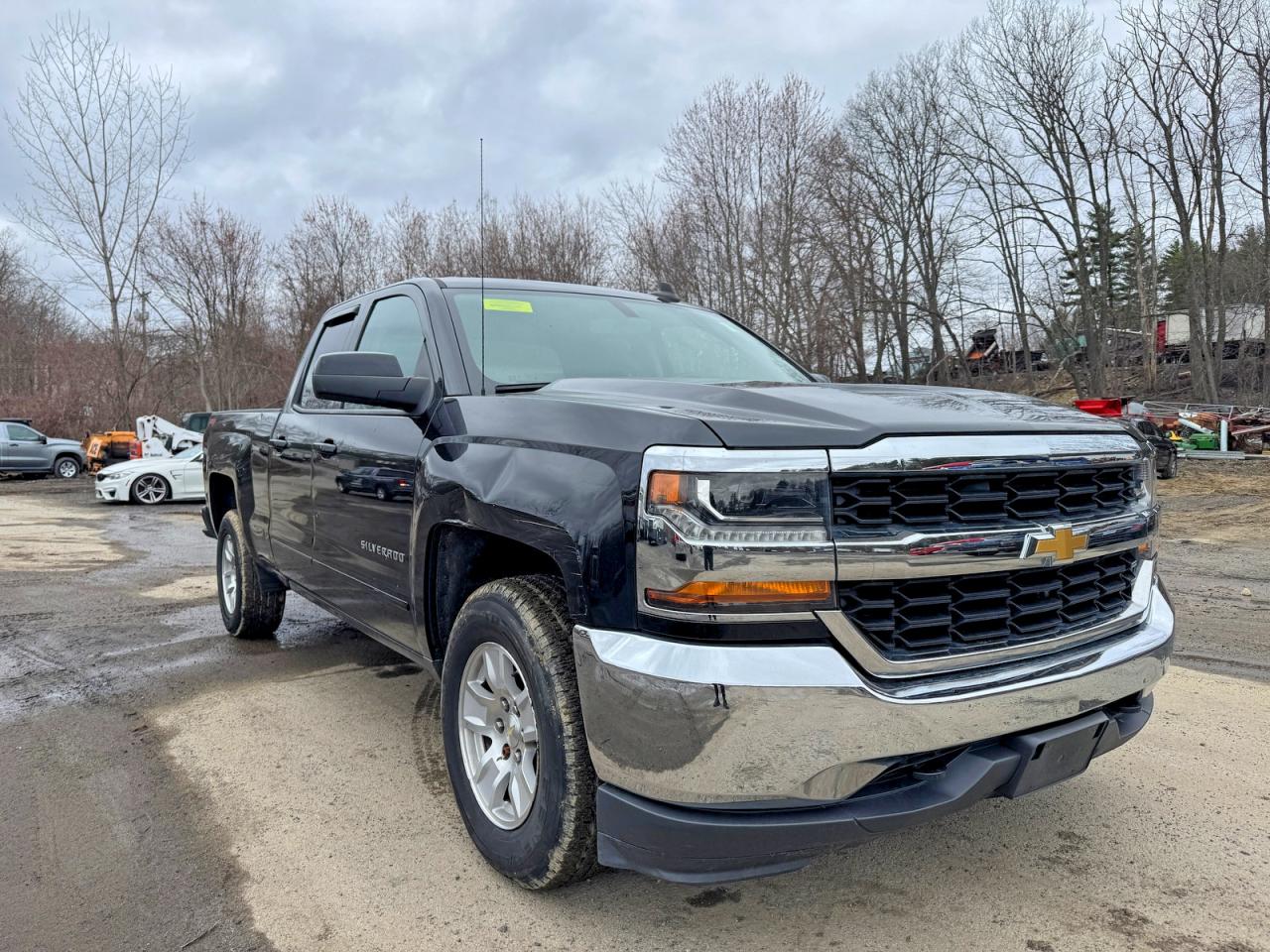 Salvage Chevrolet Silverado Image