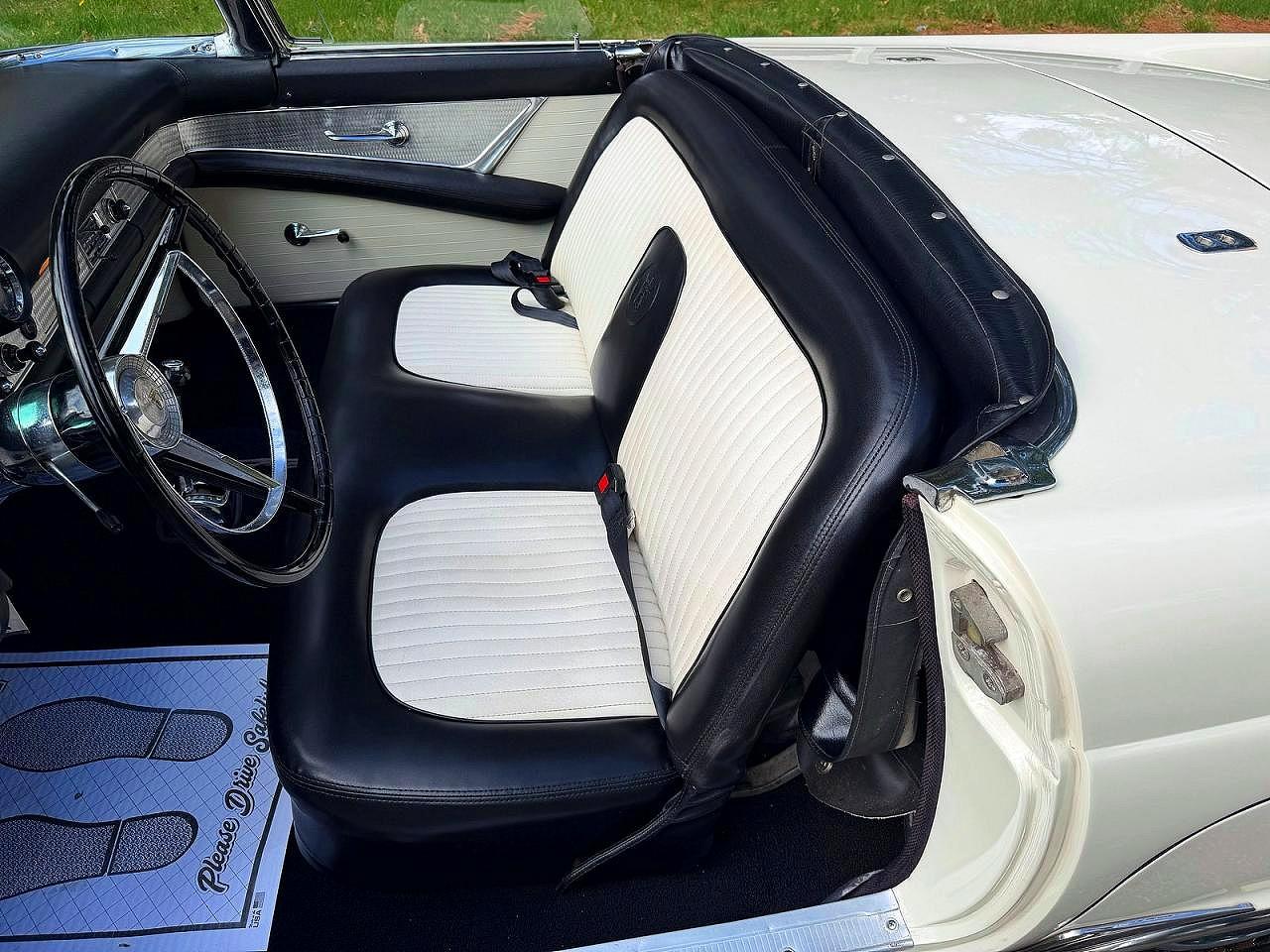 Ford Thunderbird