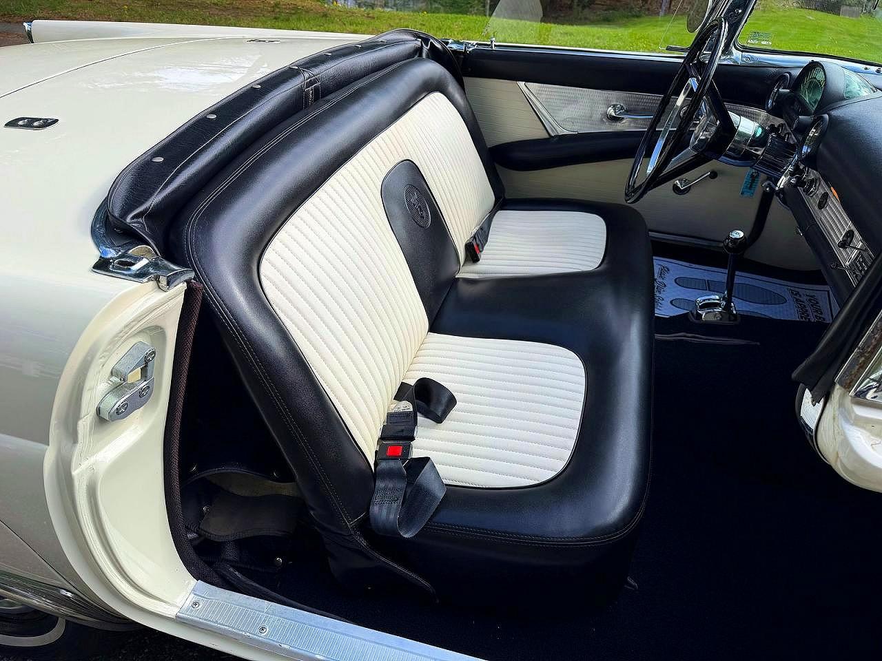 Ford Thunderbird