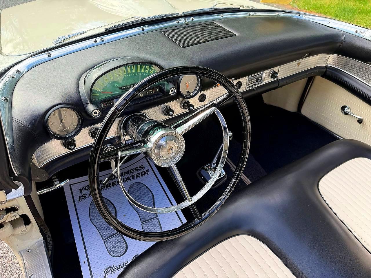 Ford Thunderbird