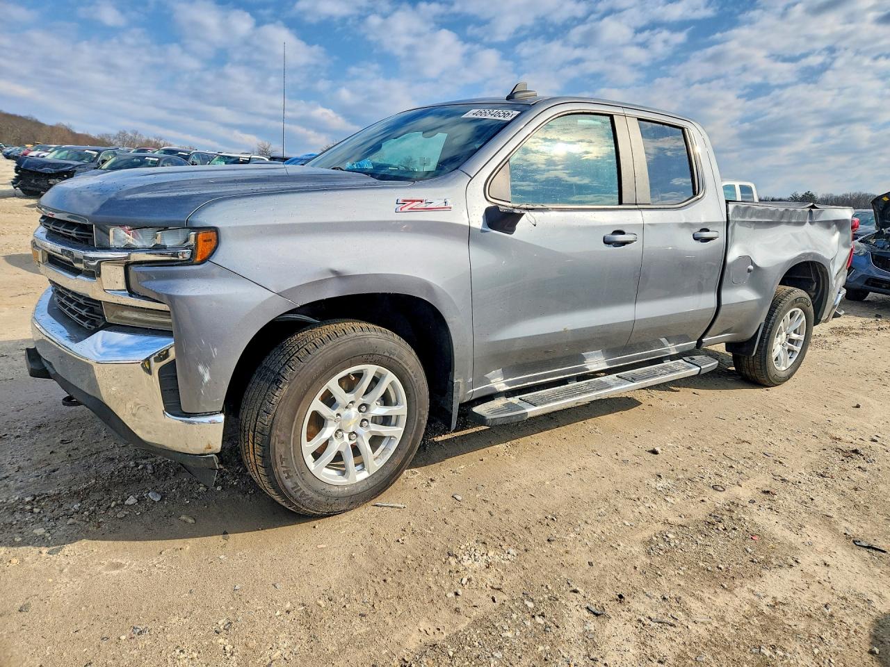 Salvage Chevrolet Silverado Image