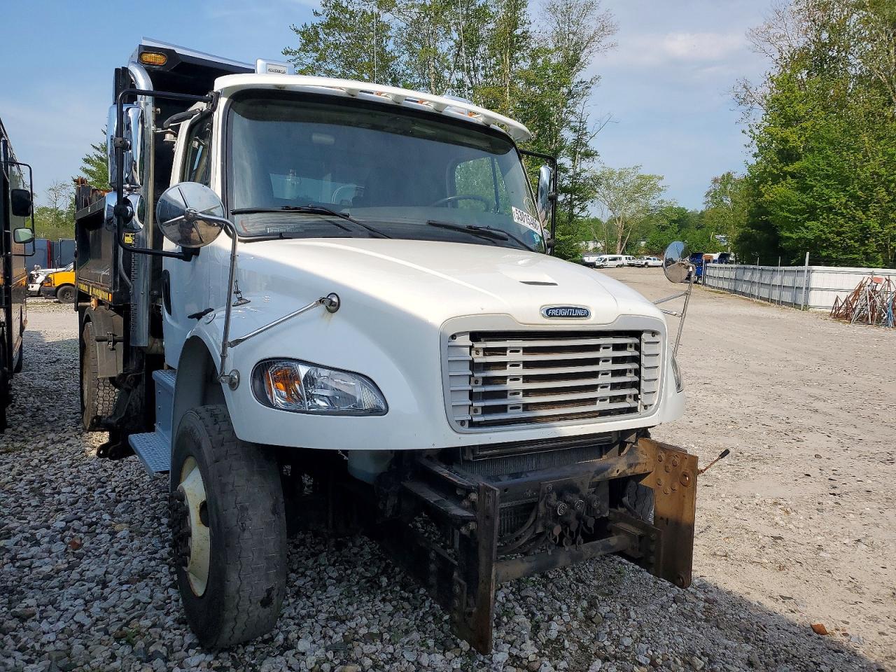 Salvage Freightliner M2 Image