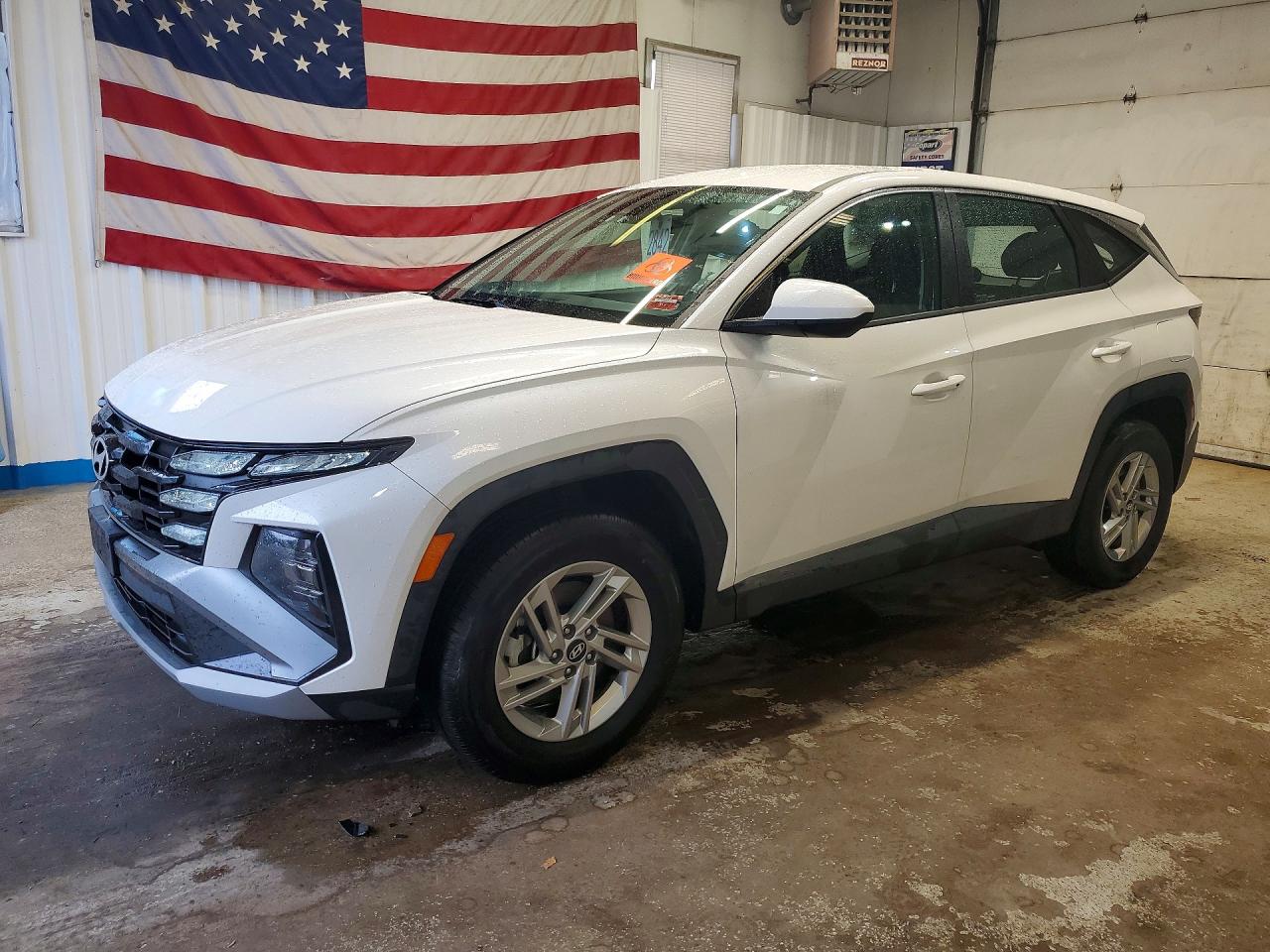 Salvage Hyundai TUCSON Image