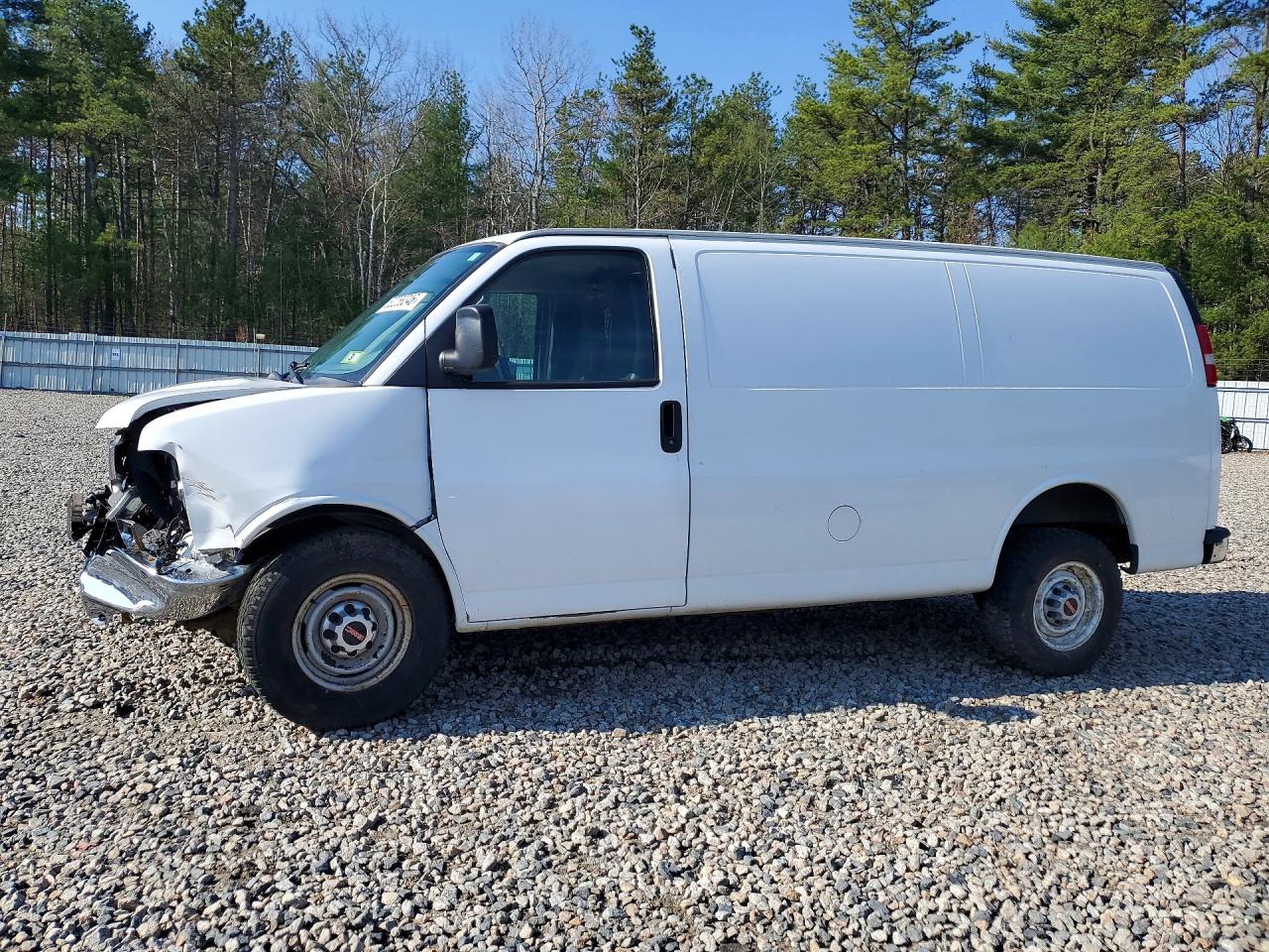 Salvage GMC Savana Image