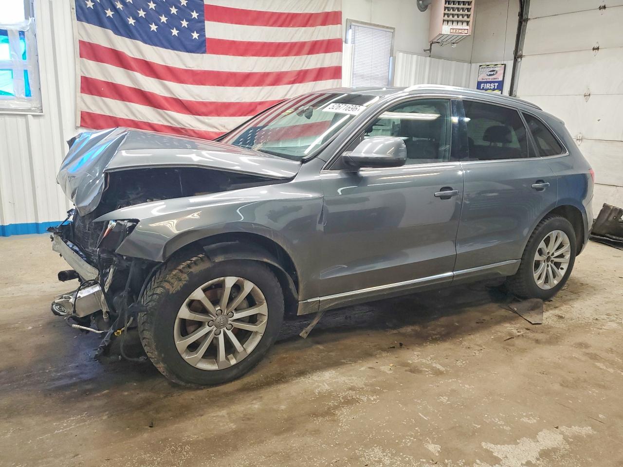 Salvage Audi Q5 Image