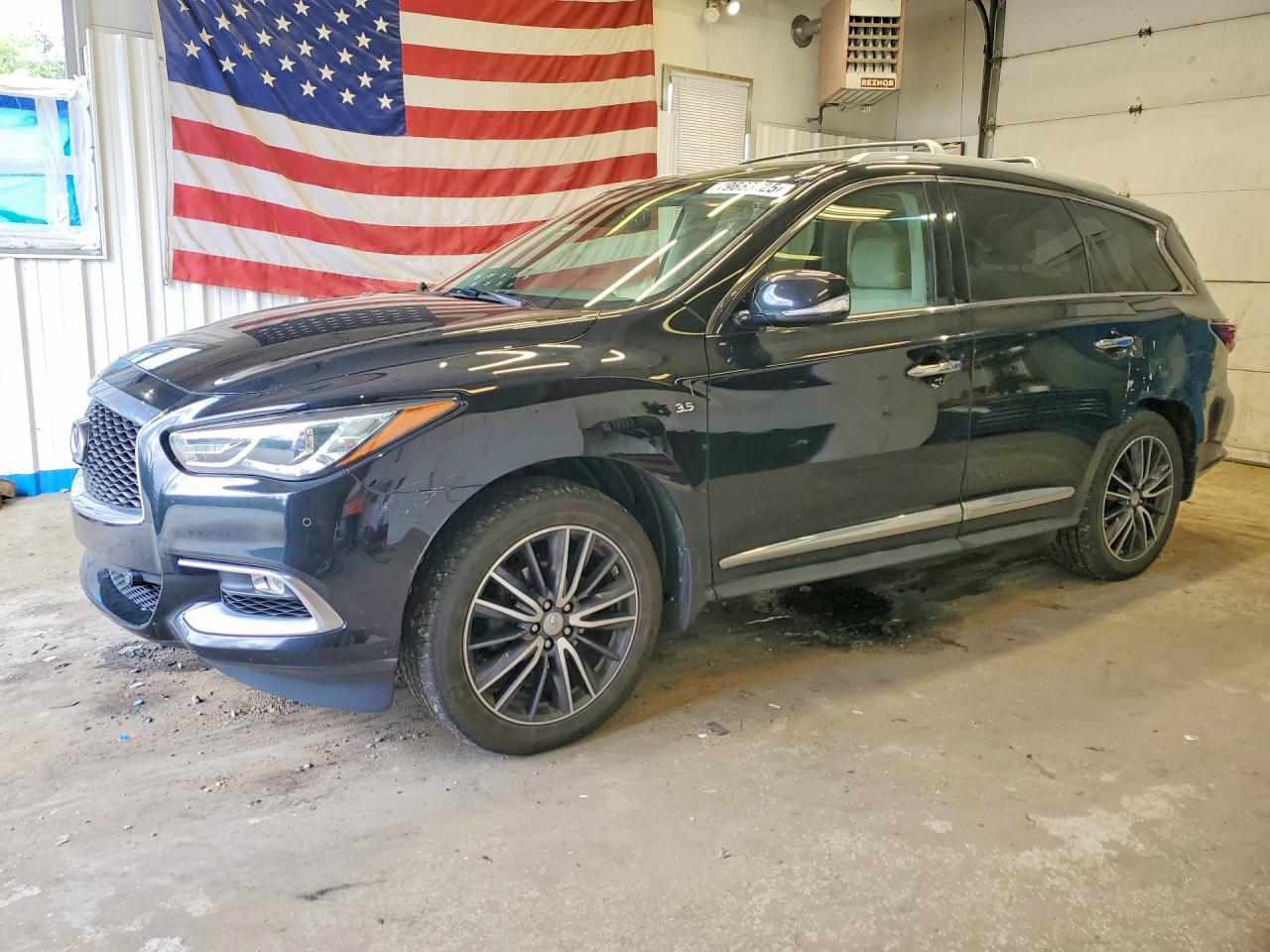 Salvage INFINITI Qx Image
